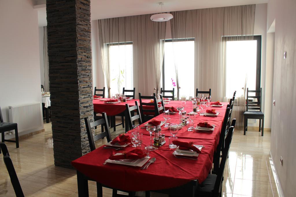 Hotel Indeep Club à Cumpăna Extérieur photo